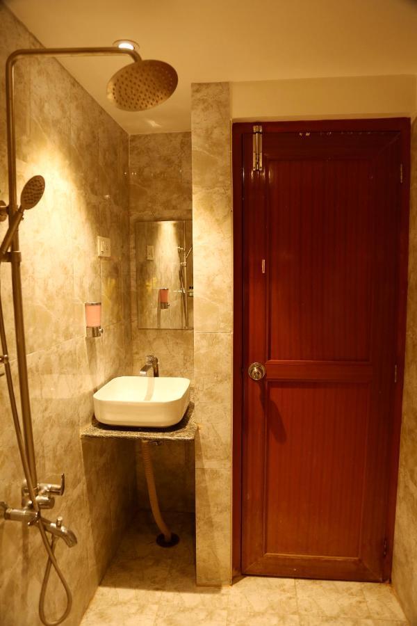 Nitheesh Residency Hotel Kanchipuram Exterior foto