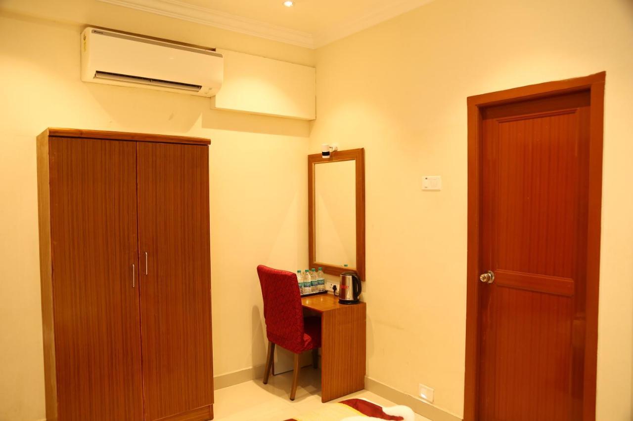 Nitheesh Residency Hotel Kanchipuram Exterior foto