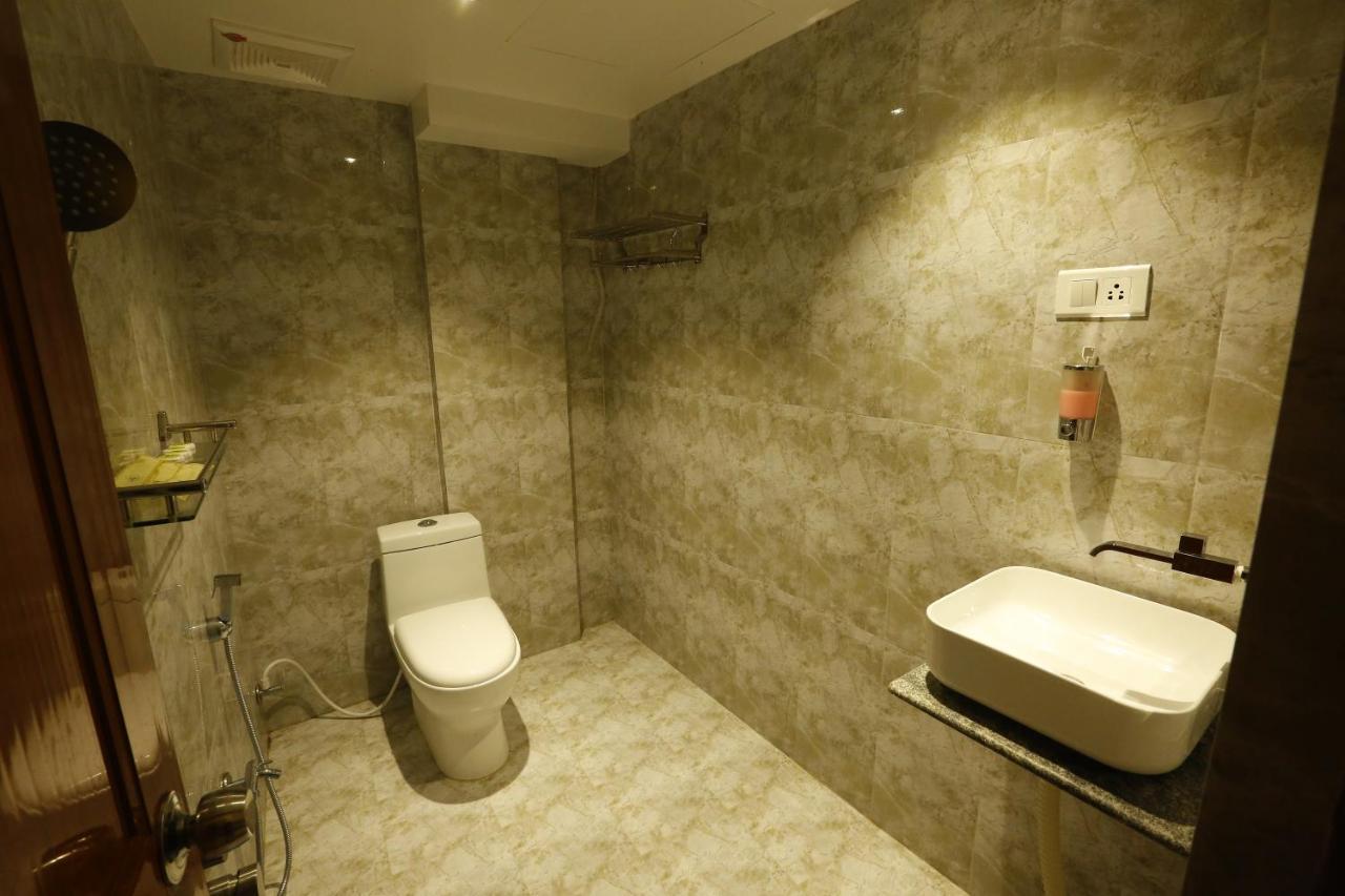 Nitheesh Residency Hotel Kanchipuram Exterior foto